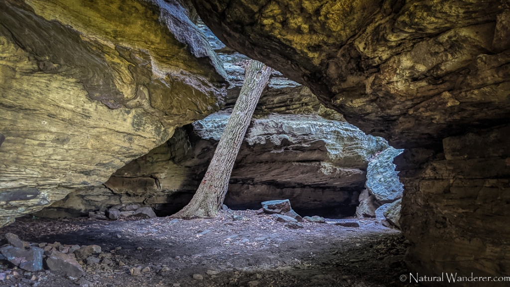 Small cave on the Indian Point Trail in Garden of the Gods in Shawnee National Forest